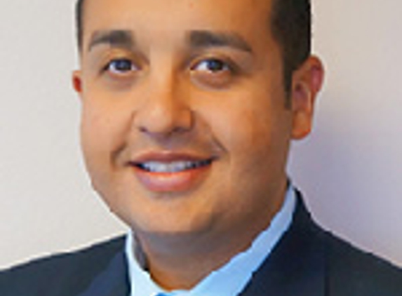 Dr. Carlos Flores, MD